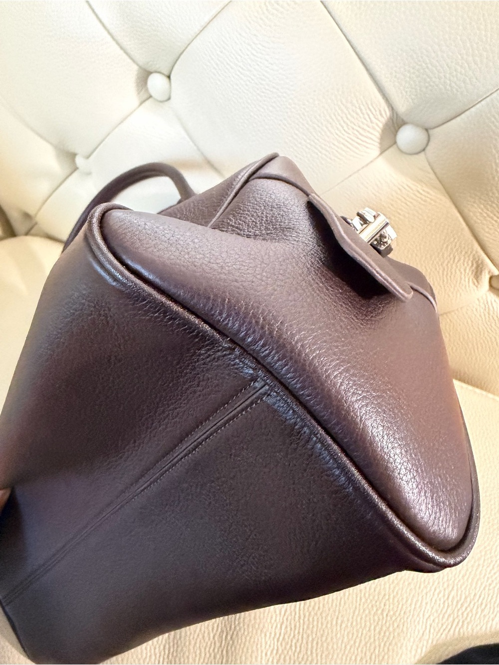 Genuine calfskin Leather handbag like new - Picture 10 of 15